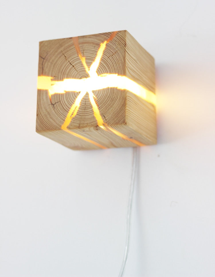Cracked Wood Cube Light