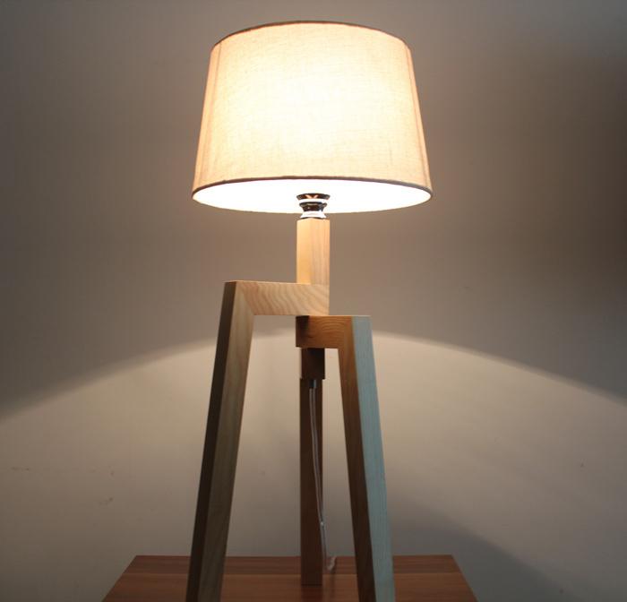 Minimalist table lamp (adjustable)