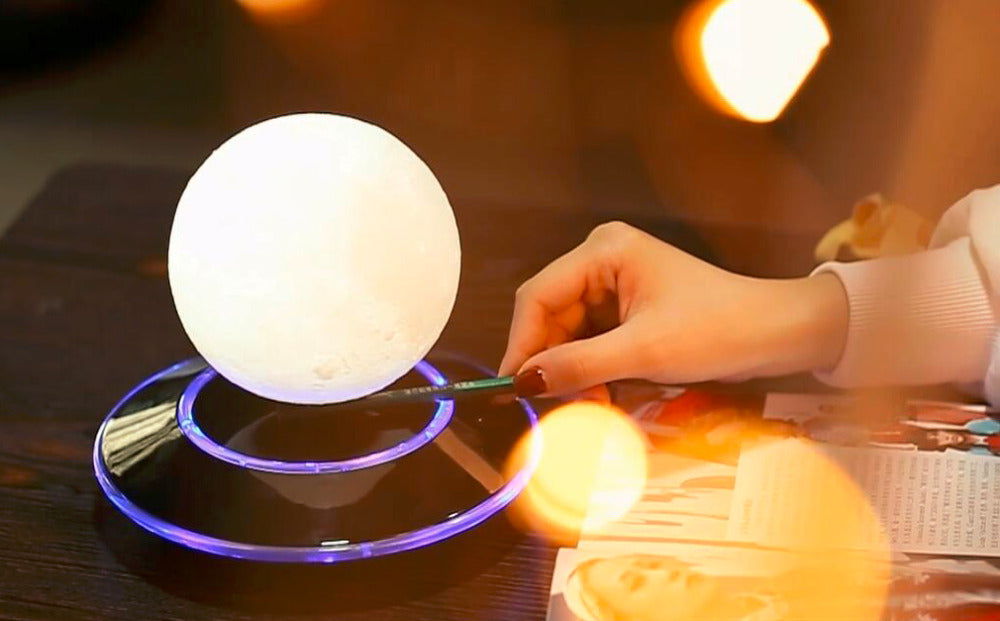 Magnetic base with 12 cm 3D Moon floating light